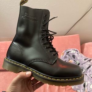 Dr Martens 1460 pascal women’s leather boots